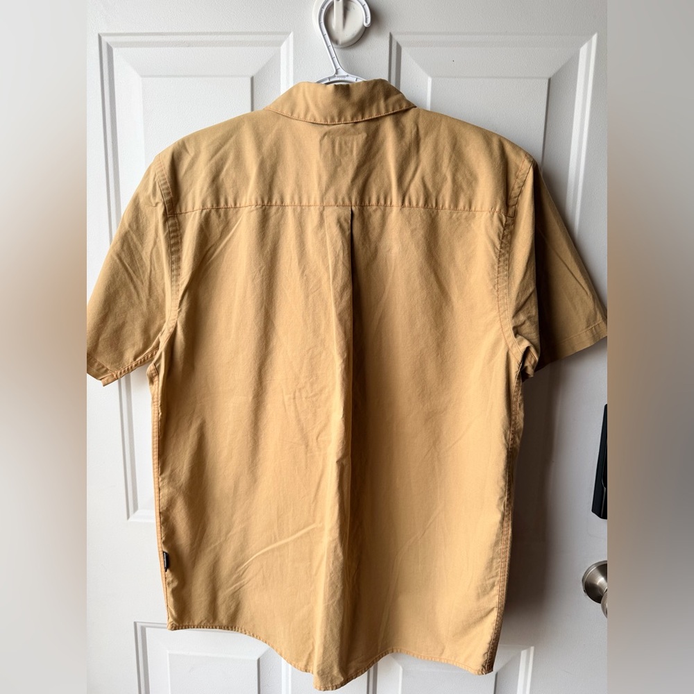 Patagonia Men’s Tan Short Sleeve Button Down Shirt | Lightweight Outdoor Casual - Picture 2 of 11